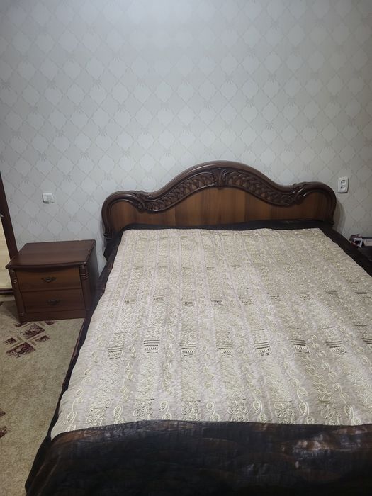 Продам спальный гарнитур