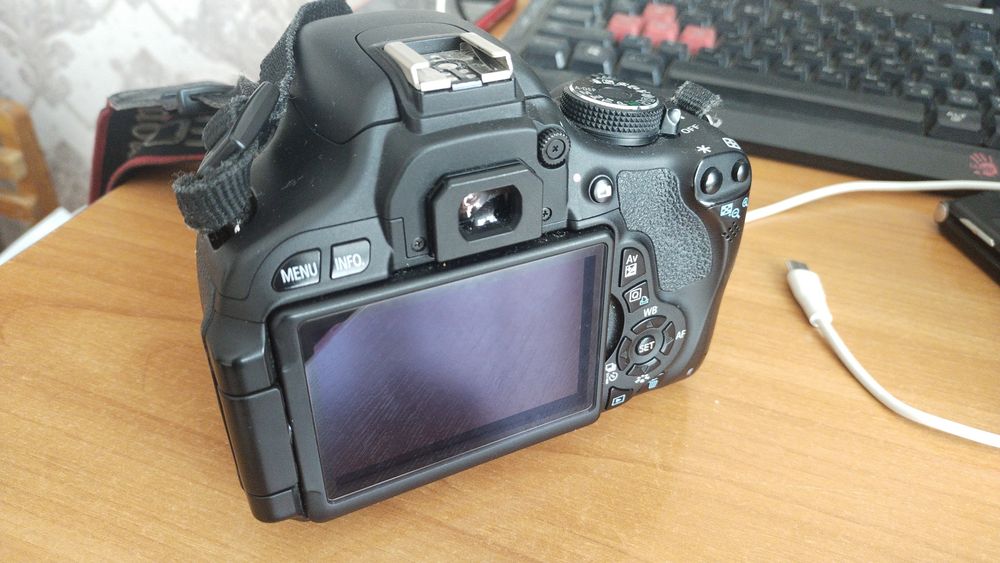 Продам canon 600d