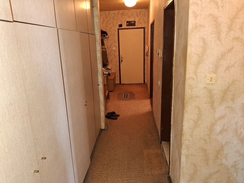 Продава се Тристаен апартамент в Търговище, Запад 2 - 77 кв.м за 1060 €/кв.м - Снимка #2