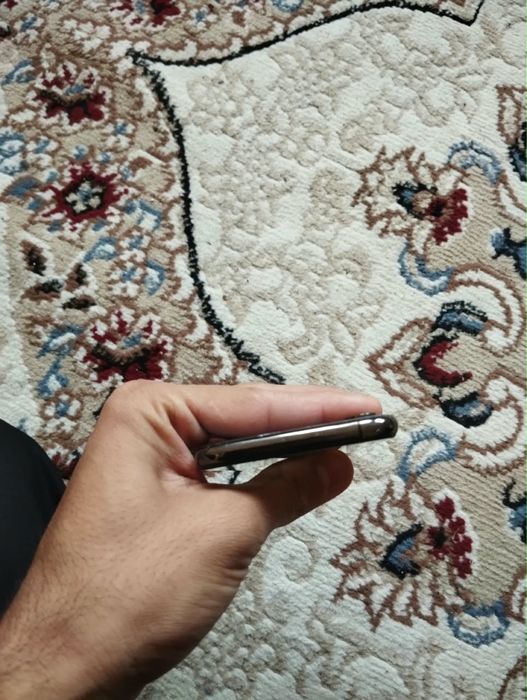 Продам Iphone XS