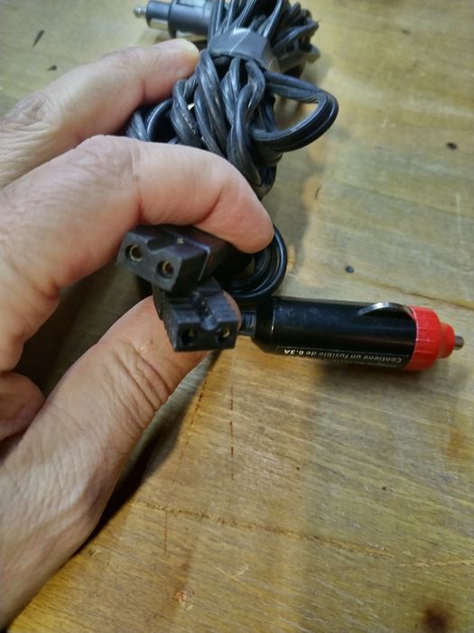 Захранващ кабел за хладилна чанта на 12 волта