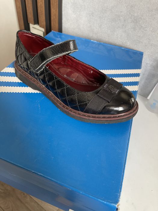 Школтные туфли на девочку