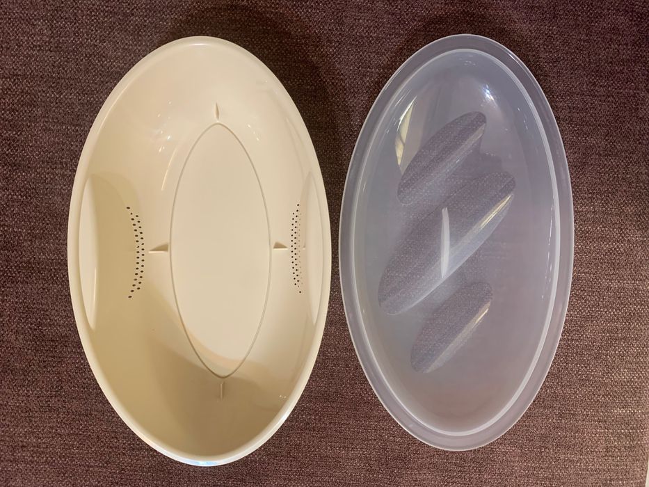 Хлебница с крышкой