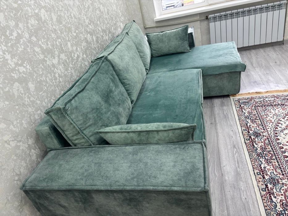 Диван угловой гостевой