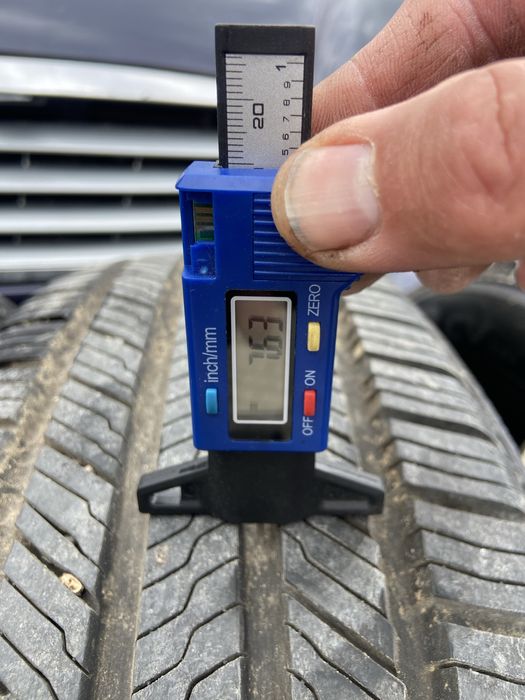 225/65/18 YOKOHAMA SUV 8мм Грайфер Почети Нови