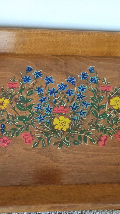 Стабилен дървен поднос с дръжки