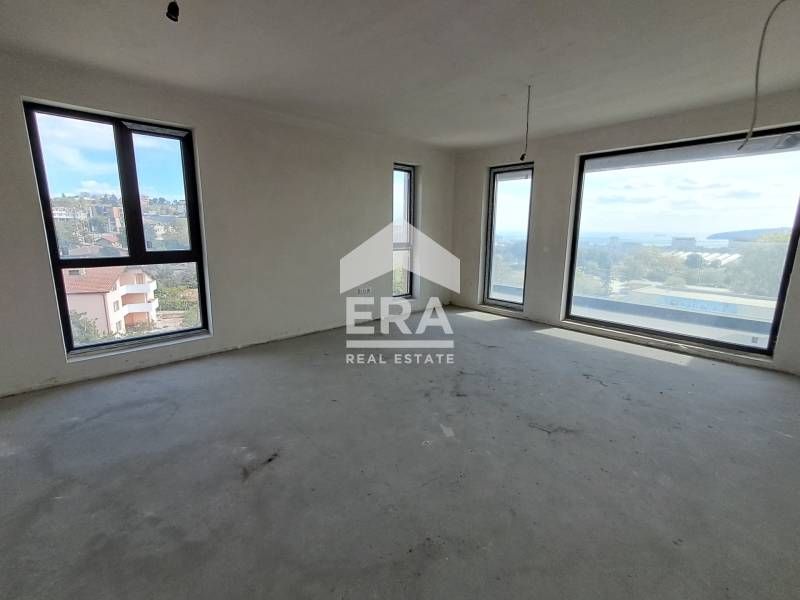 Продава се Двустаен апартамент в Варна, Левски - 87 кв.м за 1050 €/кв.м - Снимка #4