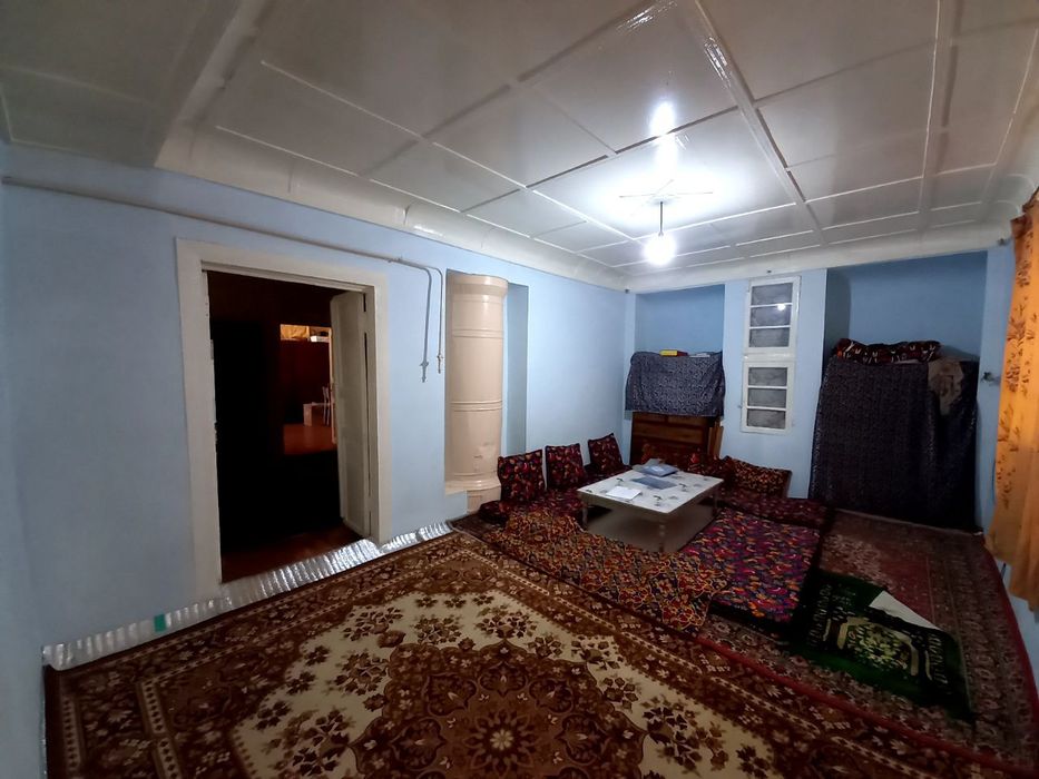 Marg'ilon shahar, Baynalminal mahalla, Nodira ko'chasida uy sotiladi.