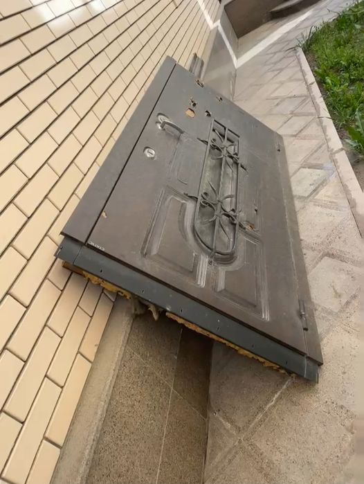 Продам дверь входную