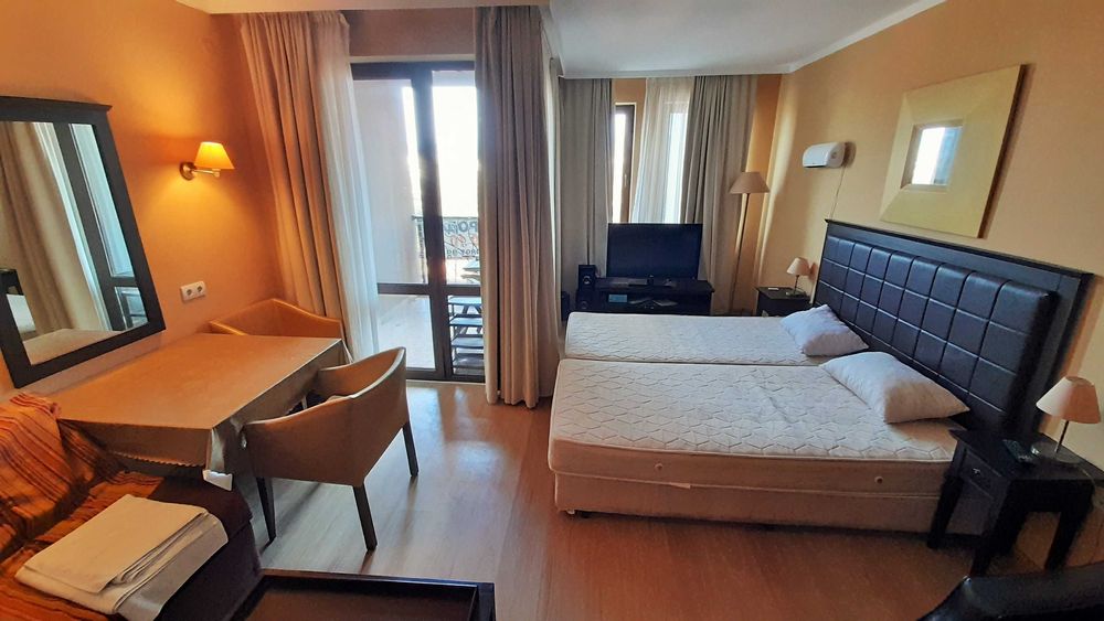 Продава се Едностаен апартамент в к.к. Слънчев бряг - 51 кв.м за 700 €/кв.м - Снимка #6