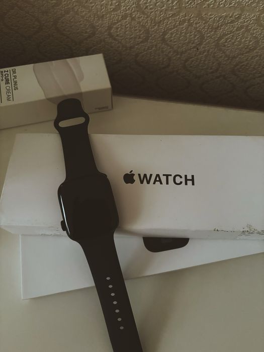 Apple Watch SE 2 Gen (2022) 44mm