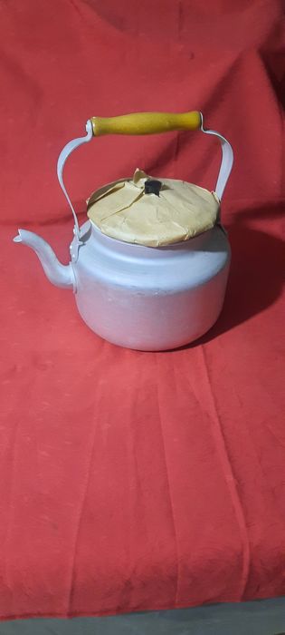 Продаётся альюминивый чайник 5 л.