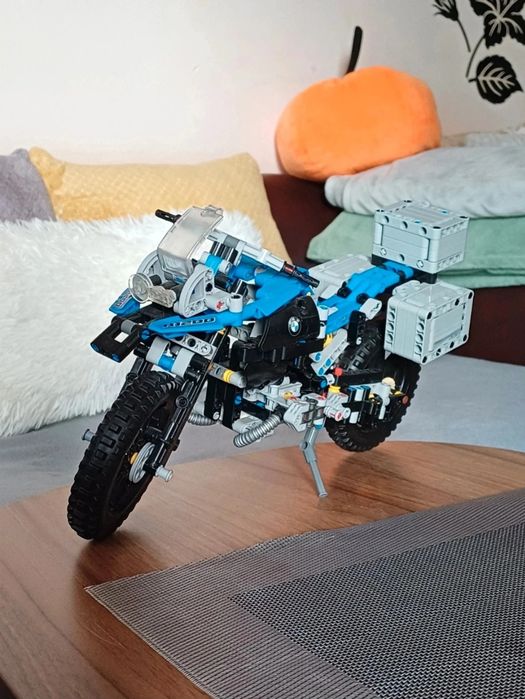 LEGO Technic BMW R 1200 GS Adventure (42063)
