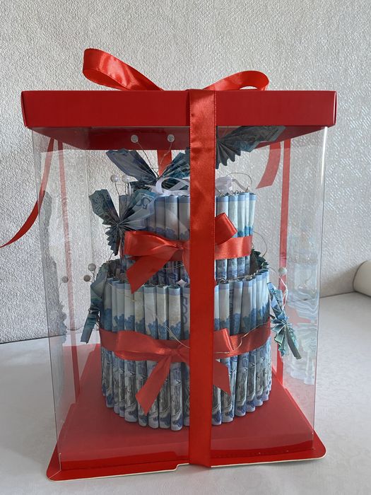 Денежные букеты и торт из денег