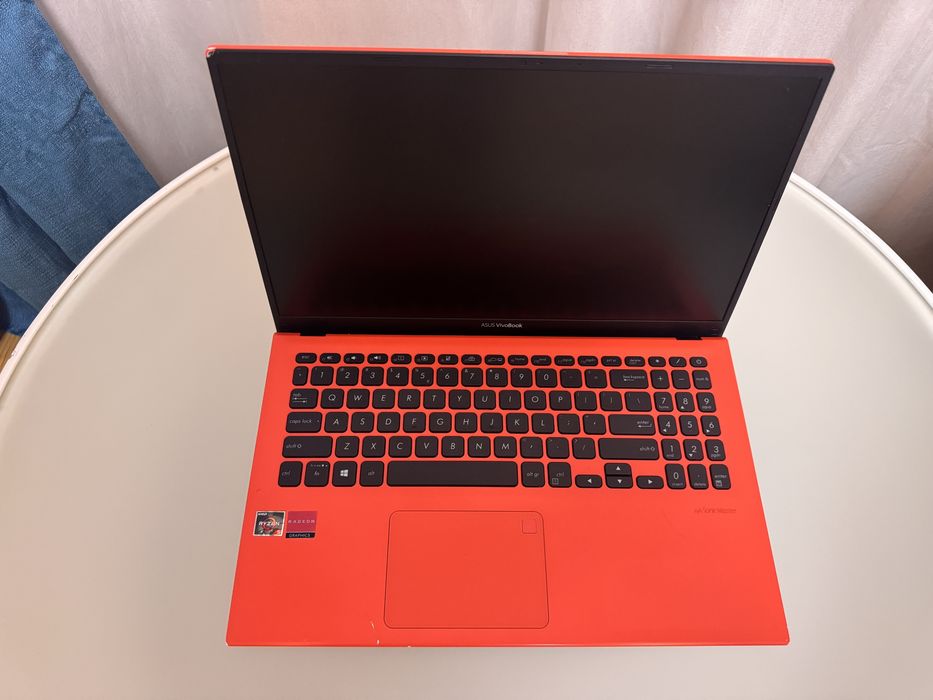 Vand/Schimb Laptop Asus Vivobook 15 X512DA Ryzen 5 3500u 12GB DDR4 512GB SSD nvme Windows 11
