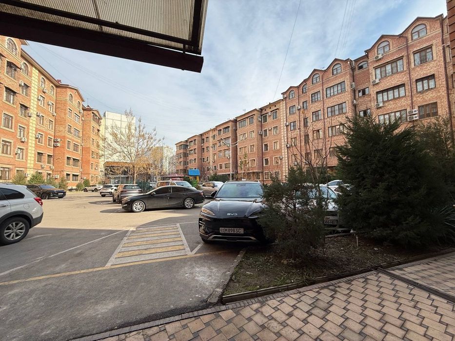 Mirabad Avenue / Госпитальный рынок 2 комнатная
Вид во двор