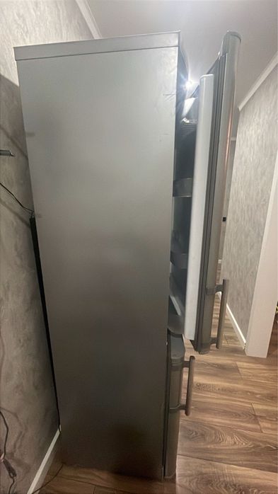 Продам холодильник индезит