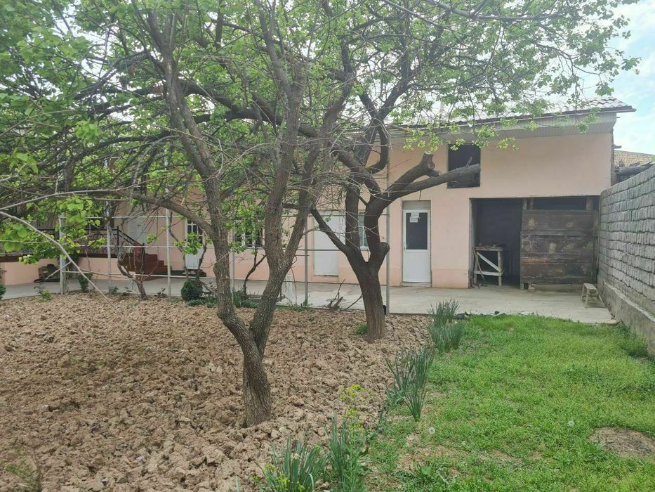 Srochno sotiladi 5honali  uchastka