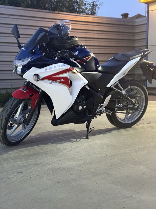 Vand Honda CBR 250R