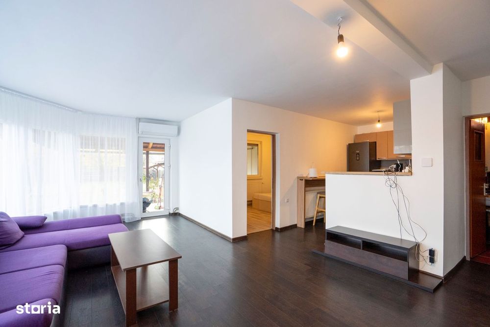 Casa Oradea 4 camere 1100 mp teren panouri si baterie de stocare