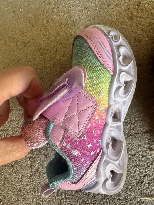 Детски светещи обувки