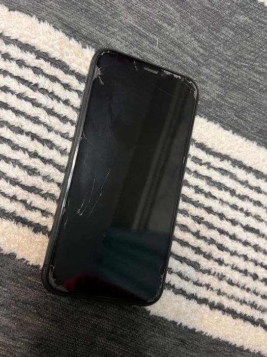 iPhone 11, в хорошем состояние