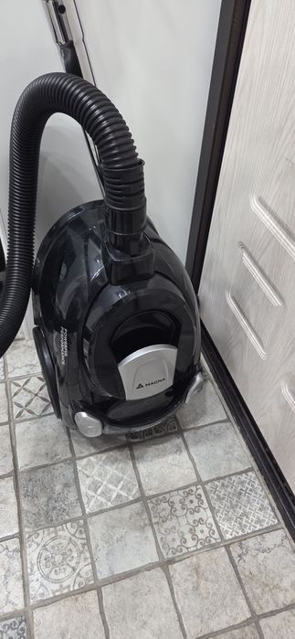 Пылесос рабочий б/у MAGNA 2000W