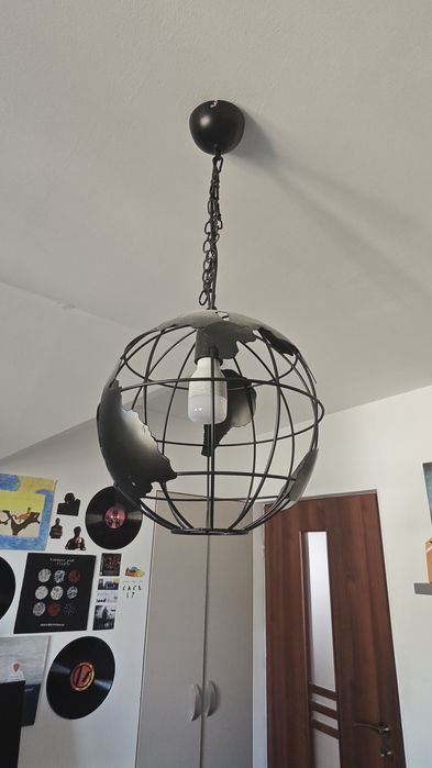 Candelabru cu continentele