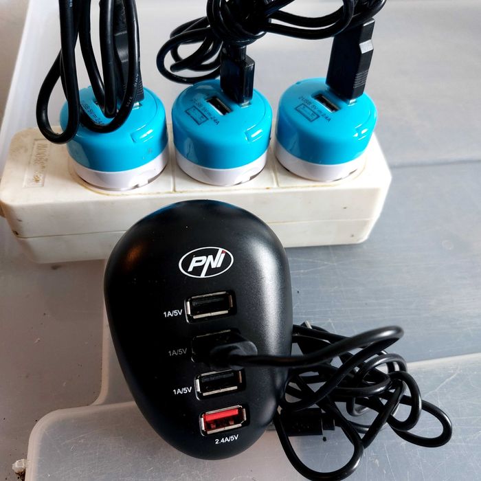 Încărcătoare 220--5v --1...2,4.Amperi PNI