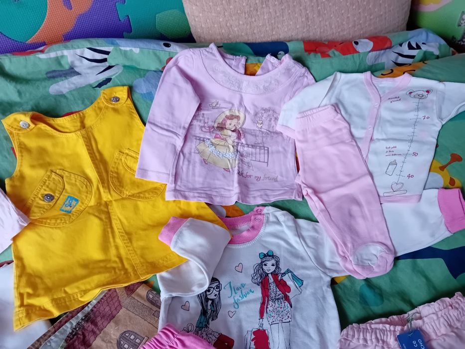 Бебешки дрешки и спално бельо за кошара - от 0 до 1 година