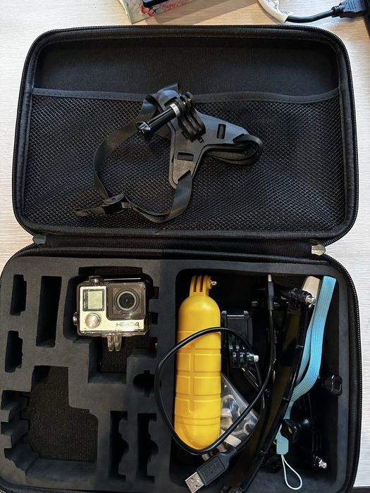 GoPro Hero 4 с много аксесоари