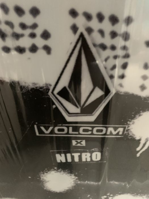 Snowboard nou Nitro Beast x Volcom 158