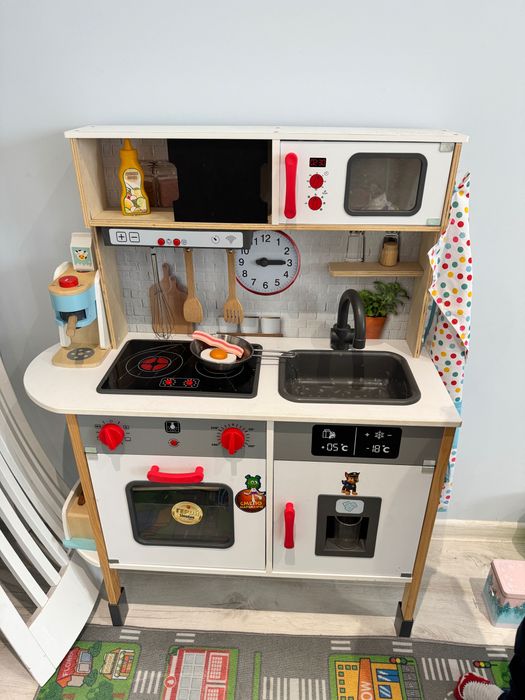 Детска дървена кухня