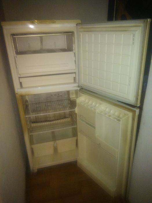 Холодильник Бирюса