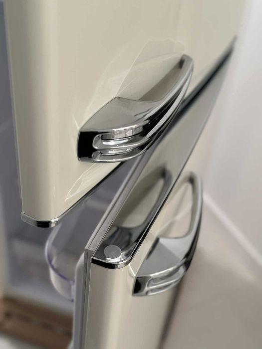 Snaige FR24SM-PRC30E, Frigider cu 2 usi Retro, 209 l, H 147.5, Crem