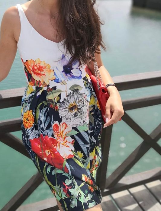 Rochie scurta cu buzunare, marimea 36