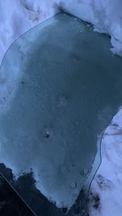 Стекла два передних форестер sf