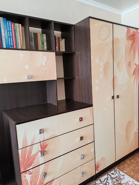 Продам стенку в хорошем состоянии