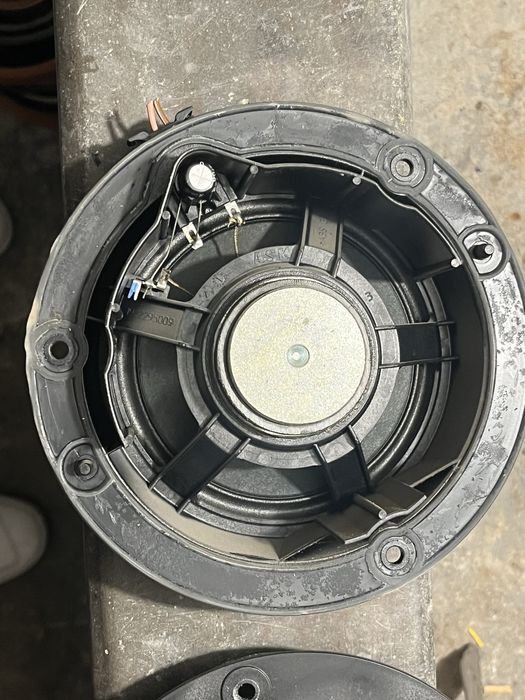 Задни говорители за мерецедес б класа