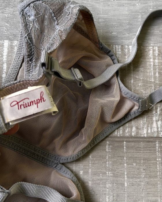 НОВ сутиен/бралет TRIUMPH  70B