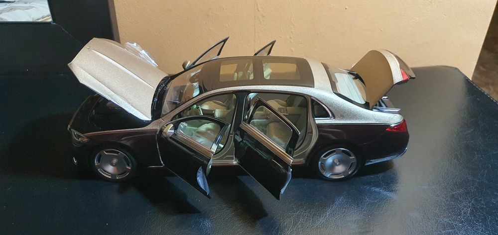 Machete Norev 1:18 Mercedes (625 RON bucata)