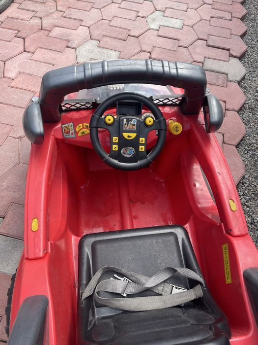 Детская машина красная