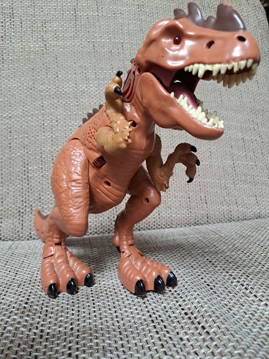 Детска играчка динозавър