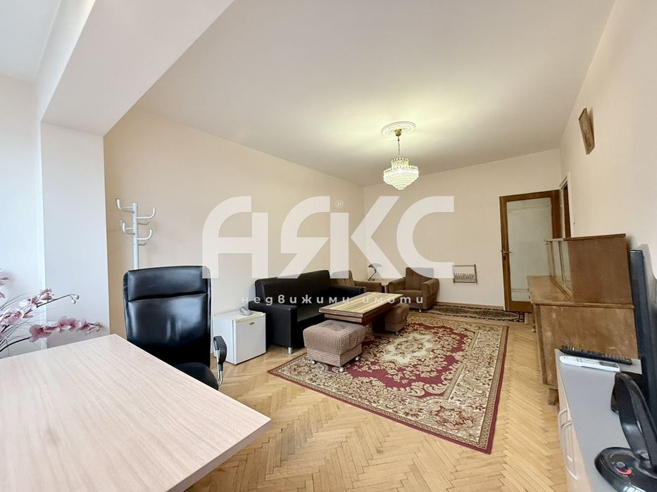 Дава се под наем Двустаен апартамент в София, Гео Милев - 70 кв.м за 598.23 € - Снимка #1