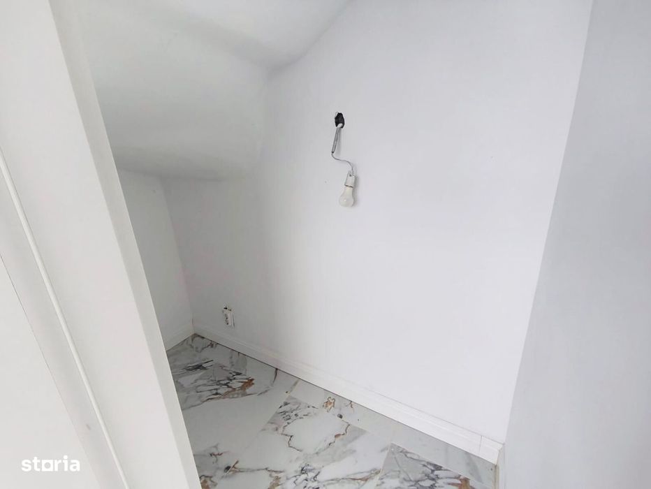 Casa individuala de vanzare in Comuna Berceni LA INTRARE
