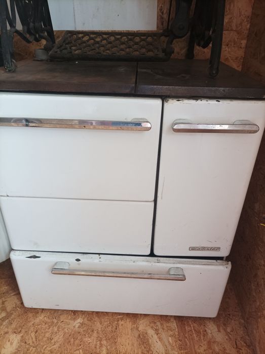 Sobă  funcțională pe lemne și cărbune
