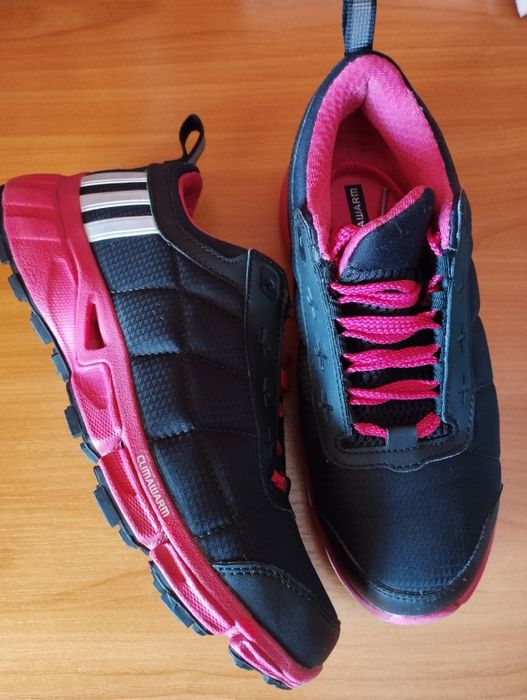 Продам кроссовки фирма Адидасс