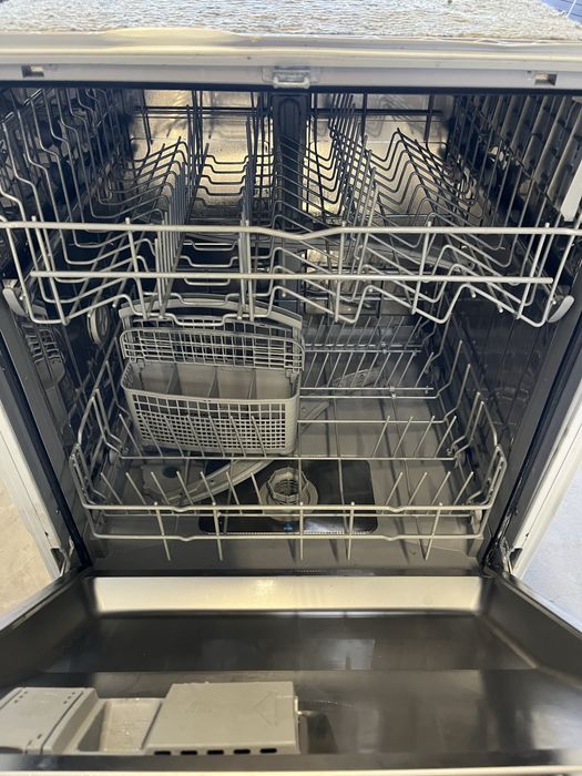 Съдомиялна за пълно вграждане Bosch