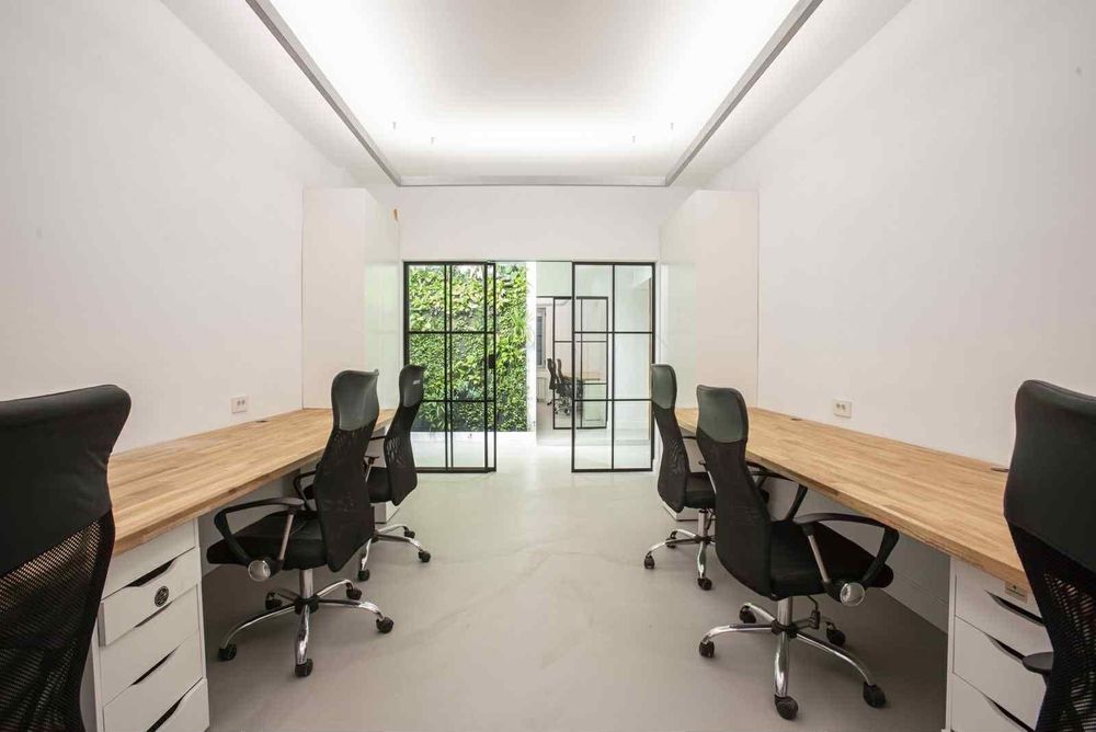 Дава се под наем Офис в София, Център - 150 кв.м за 1994.61 € - Снимка #8