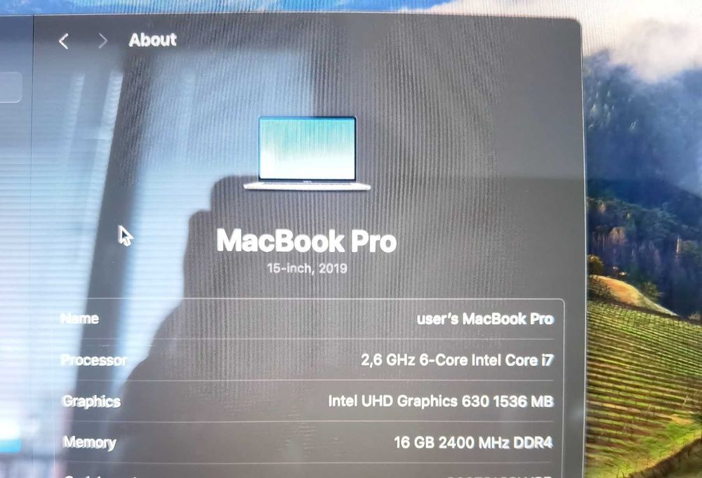 Apple MacBok Pro 15" A1990 i7, 16GB RAM, 256GB SSD 2019